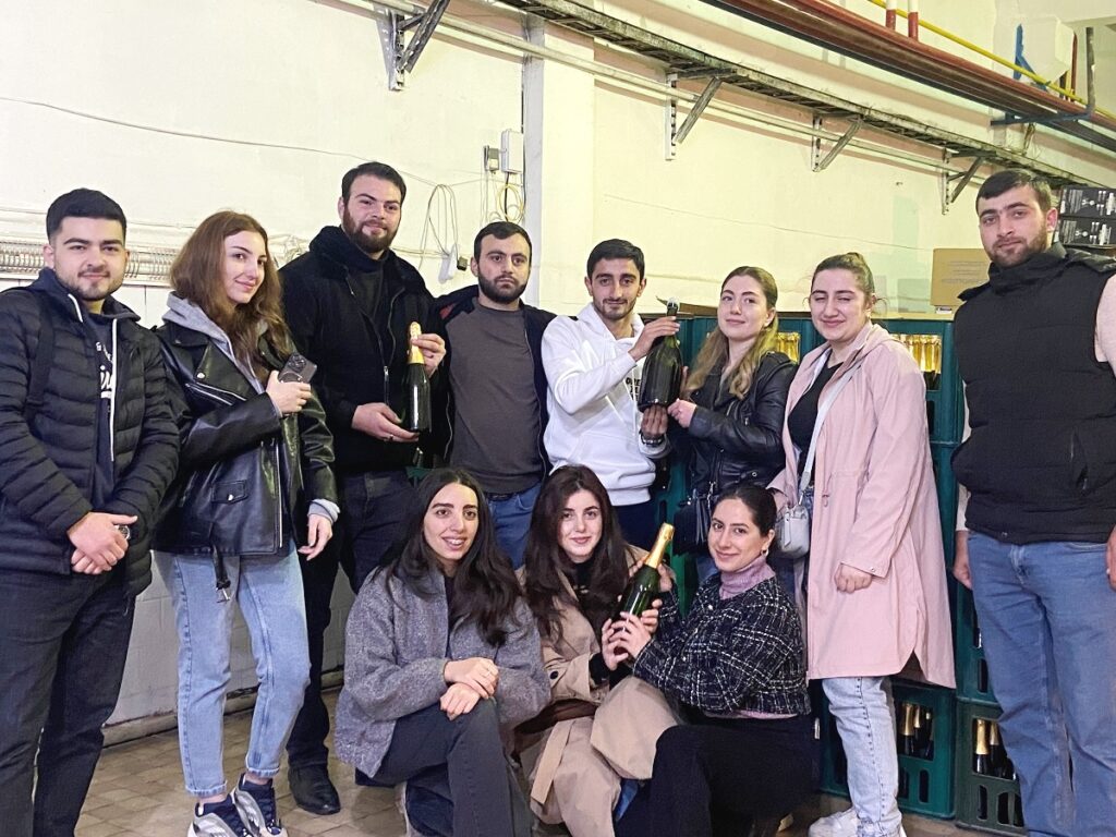 Практический семестр на Ереванском заводе шампанских вин: когда идешь в гости к старинным хорошим друзьям