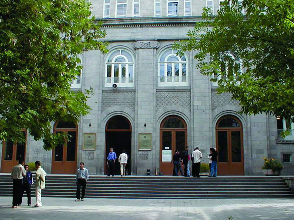 (Հայերեն) Ագրարային  ճարտարագիտության ֆակուլտետի գիտխորհուրդը  կքննարկի դեկանի թափուր հաստիքի հավակնորդների ի հարցը