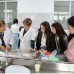 (Հայերեն) Արարատ գյուղի թիվ 3 միջնակարգ դպրոցի աշակերտները մասնագիտական կողմնորոշման այցով ՀԱԱՀ-ում էին․ եւ կողմնորոշվեցին
