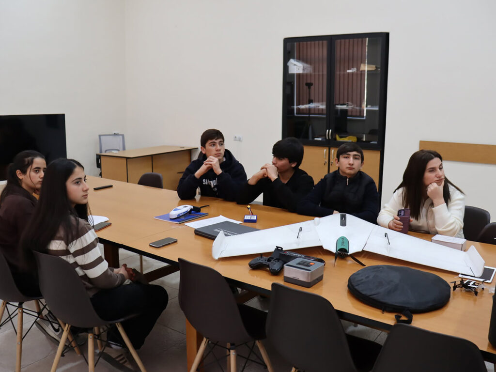 Այգեստանցի դպրոցականների այցն Ագրարային համալսարանի օգտակար ու հաճելի եղավ