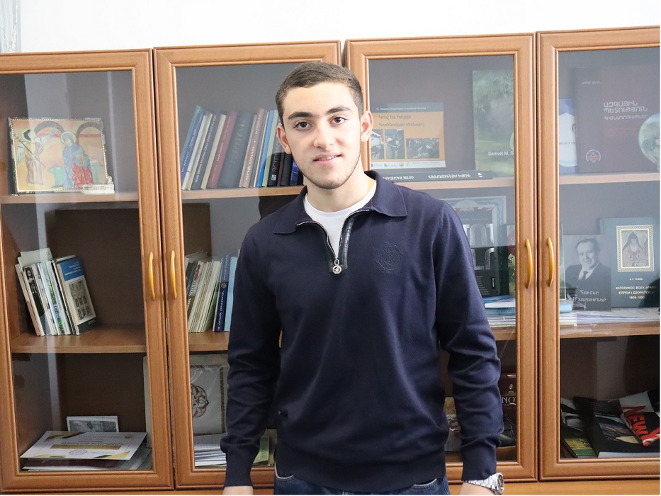 Студенту колледжа предложили работу по специальности: «Я люблю вино, и мне нравится учиться»