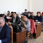 (Հայերեն) Ուսումնական գործընթաց․ ամբիոններն ու դեկանատները ուշադիր հետեւում են ավարտաճառերի ի մի բերման ընթացքին