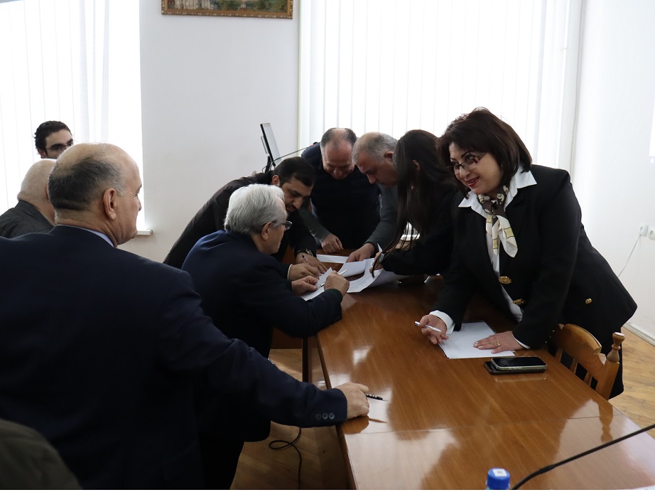 Գիտխորհուրդ․ 2026-ը՝ որակի բարձրացման տարի․ արդյունքահենք գիտություն․ ՀԱԱՀ-ն երկու նոր դոցենտ ունի