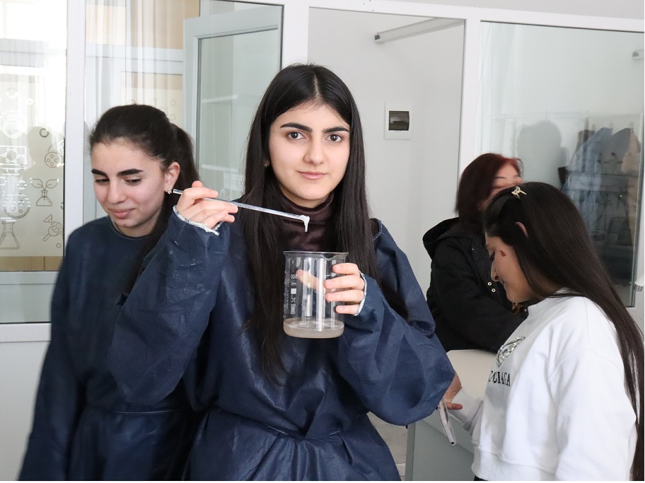 Բուհ-դպրոց անքակտելի կապ․ ԴՆԹ տիրույթ՝ վիրուսից մինչեւ մարդ արարած