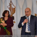 (Հայերեն) Մերոնք՝ ոսկե փաղանգում