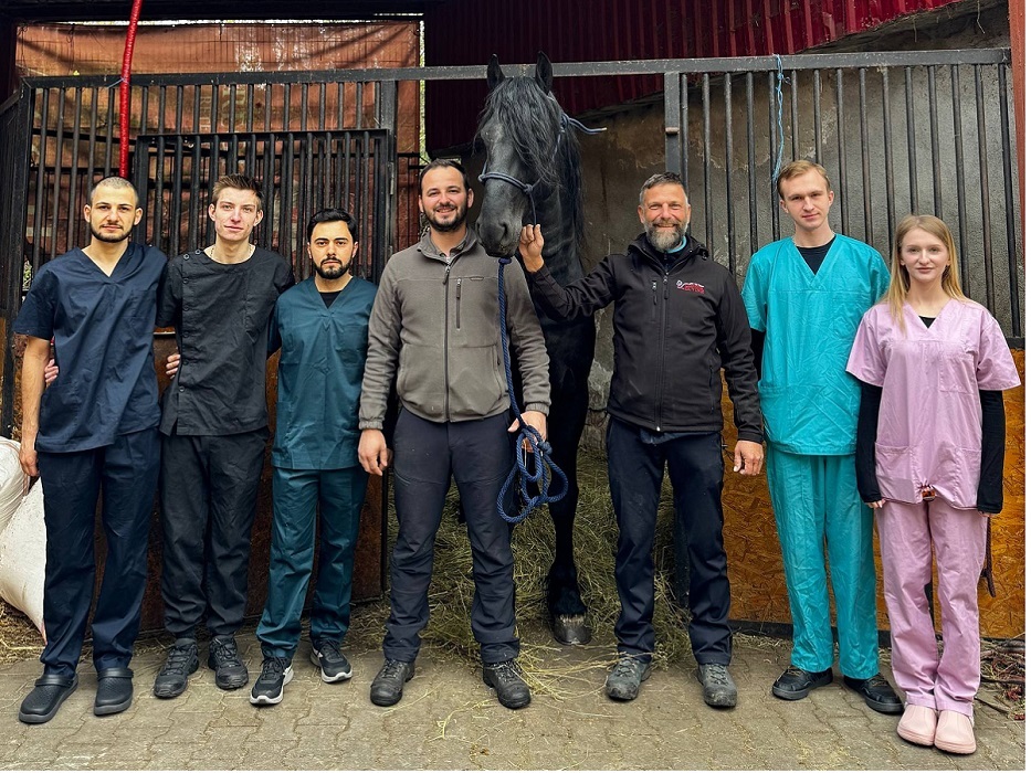 (Հայերեն) Այսօր Անասնաբույժի օրն է․ Անասնաբուժականի մագիստրանտները վերադարձել են Ռումինիայում անցկացրած էրազմուսյան փորձուսուցումից